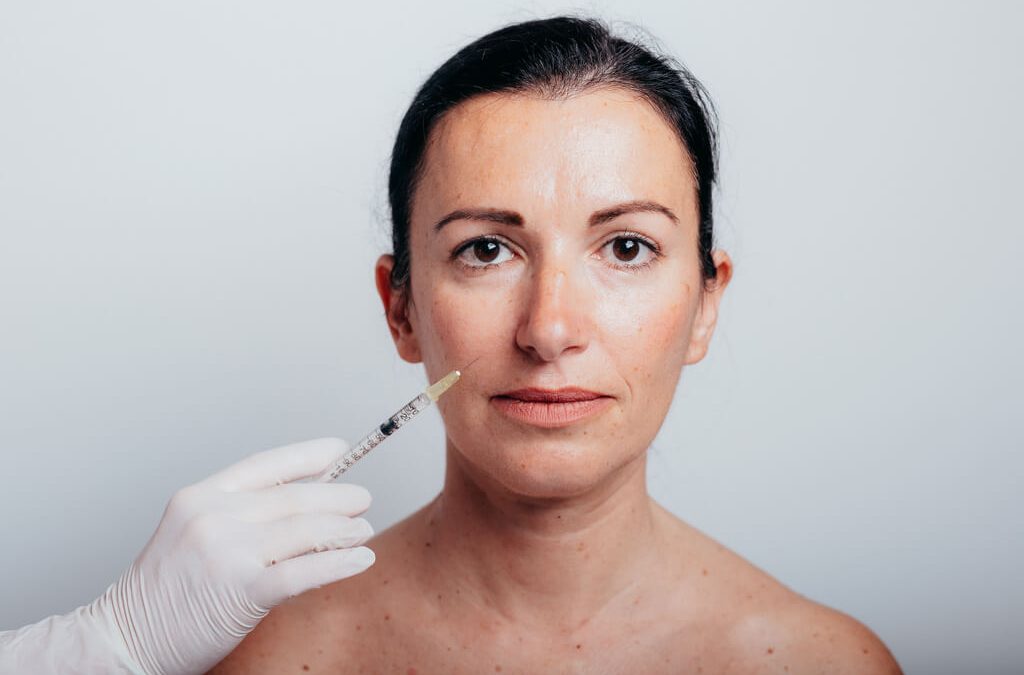 Zašto se suvremena njega kože vraća osnovama