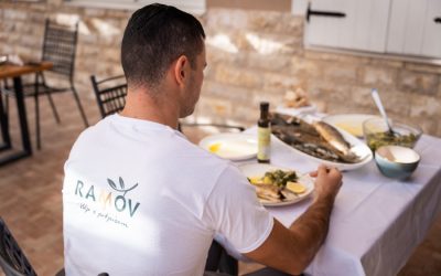 Jutarnja žlica maslinovog ulja – prirodni saveznik detoksikacije i boljeg metabolizma